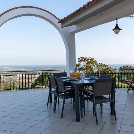 Del Pino, Terrazza Vista Mare Villa Minturno